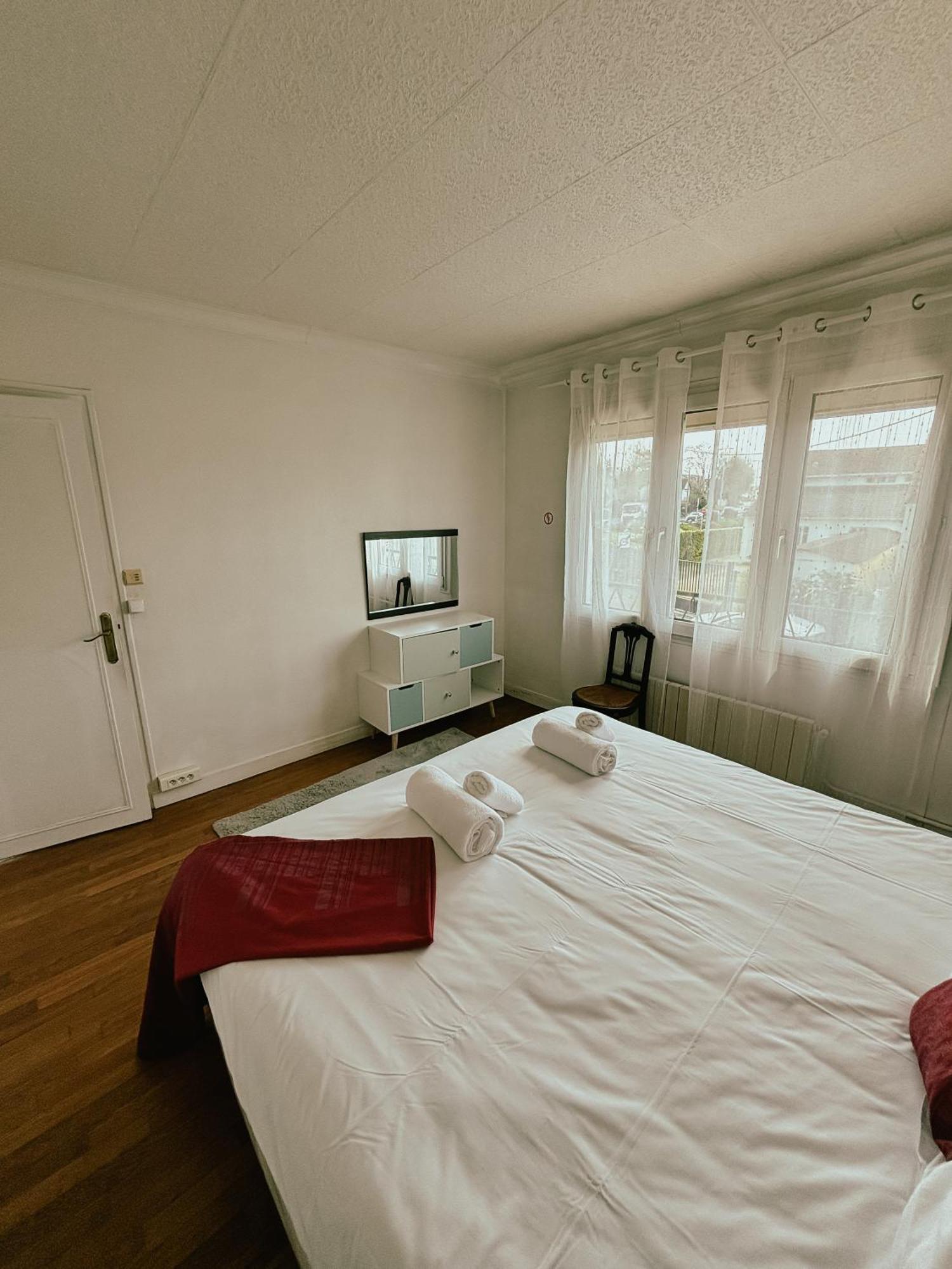 Duplex Avec Jardin - Proche Paris - Disneyland - Rer - Noisy-le-Grand Eksteriør billede