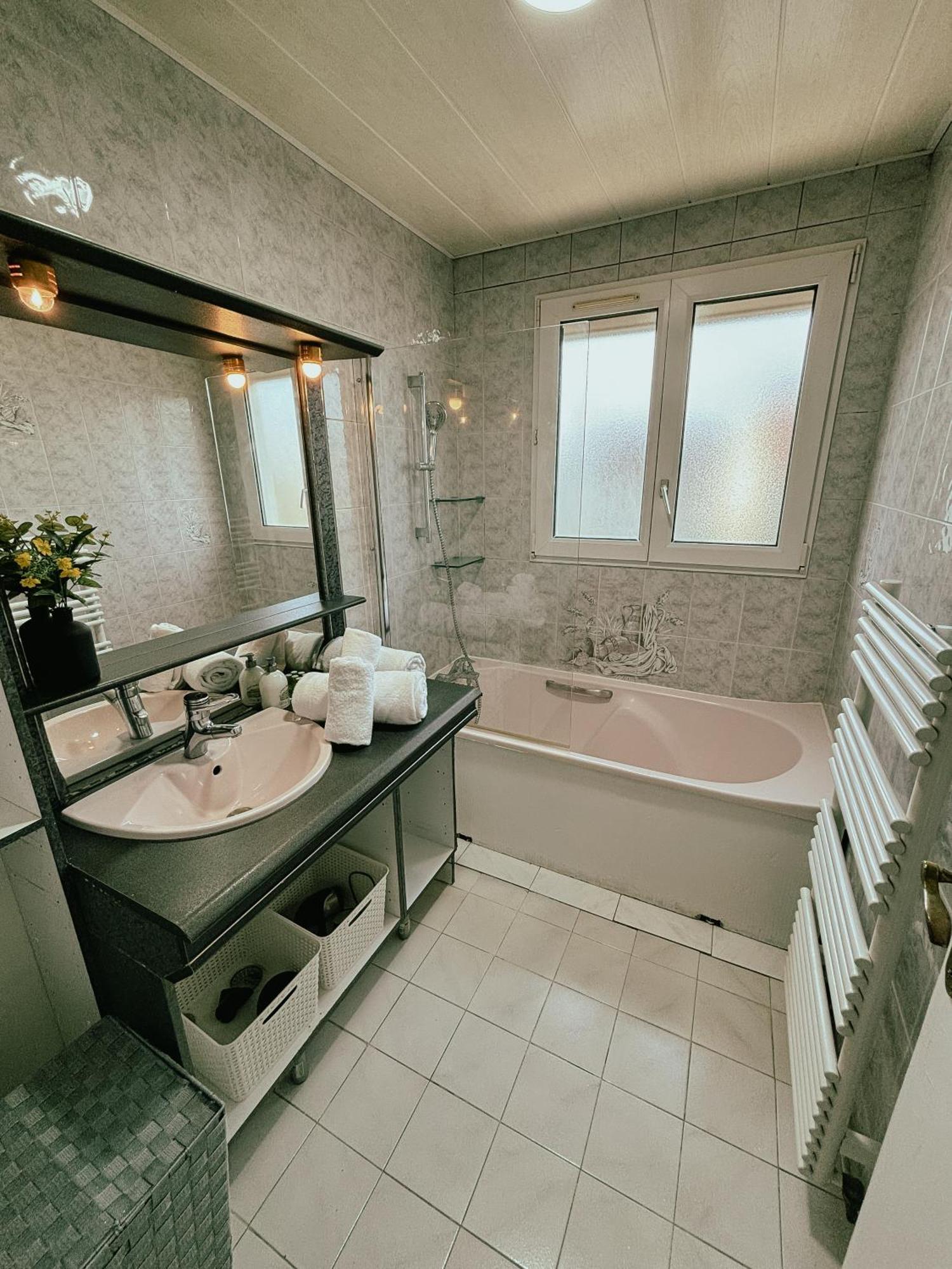 Duplex Avec Jardin - Proche Paris - Disneyland - Rer - Noisy-le-Grand Eksteriør billede