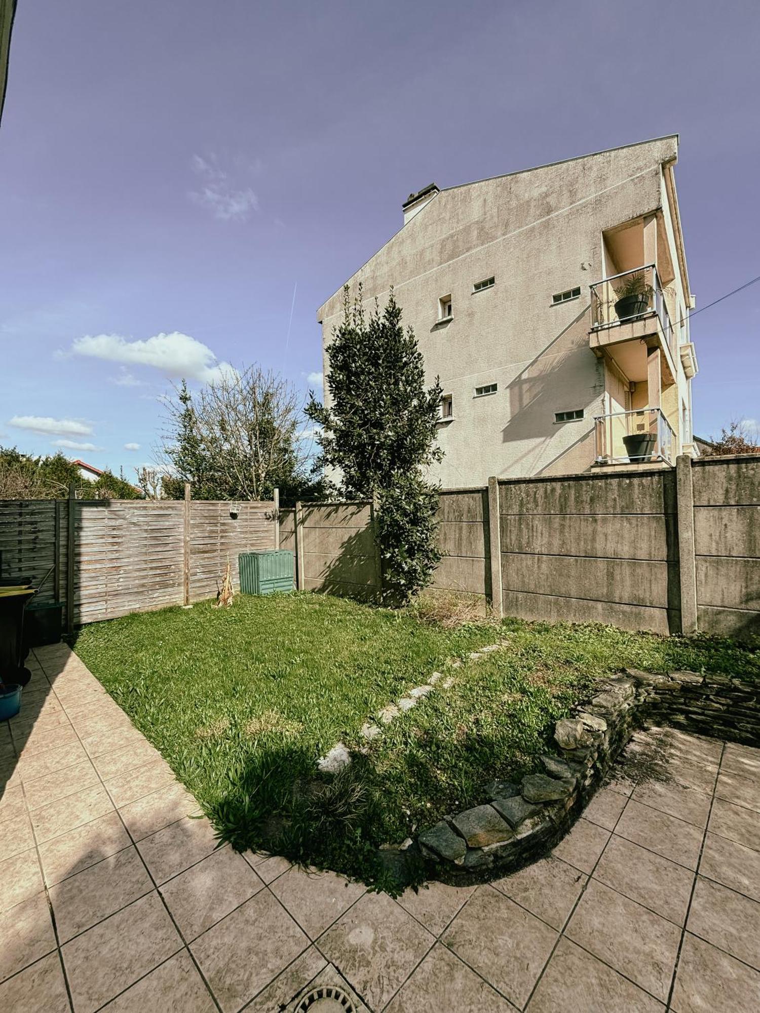 Duplex Avec Jardin - Proche Paris - Disneyland - Rer - Noisy-le-Grand Eksteriør billede